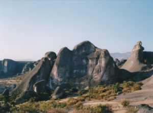 Notese que a su izquierda esta el hombre de las Figuras 13a y 13b.   