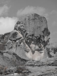 Figura 27a. La Peca Gasha como se aprecia del oeste.